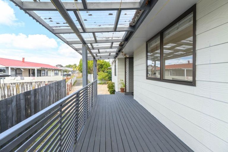 Photo of property in 25 Glen Close, Glen Eden, Auckland, 0602