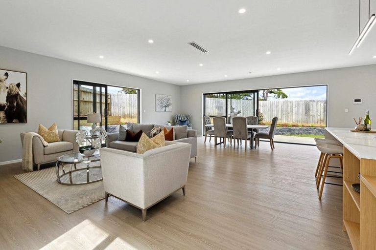 Photo of property in 15 Bela Vista Boulevard, Swanson, Auckland, 0614