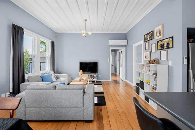 Photo of property in 1a Mahana Road, St Andrews, Hamilton, 3200