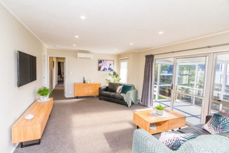 Photo of property in 33 Thimble Lane, Whitby, Porirua, 5024