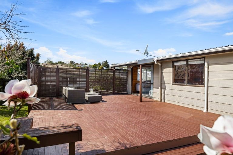 Photo of property in 5 Elizabeth Drive, West Harbour, Auckland, 0618