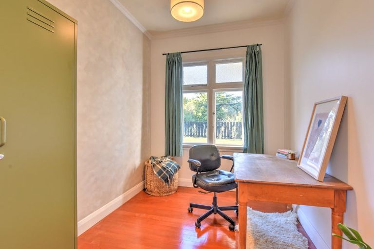 Photo of property in 9 Essex Street, Mossburn, 9792