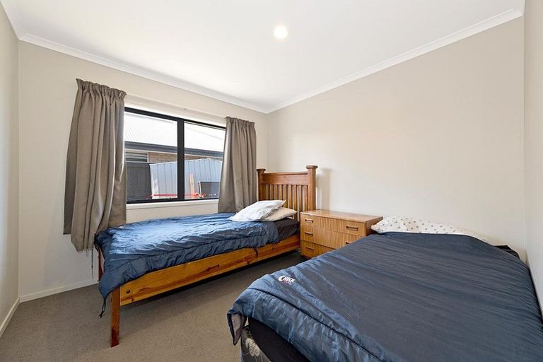 Photo of property in 66 Shillingford Boulevard, Rolleston, 7615