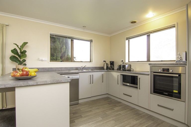 Photo of property in 1 Dove Place, Westbrook, Palmerston North, 4412