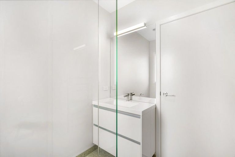 Photo of property in 102 Eriksen Road, Te Awa, Napier, 4110