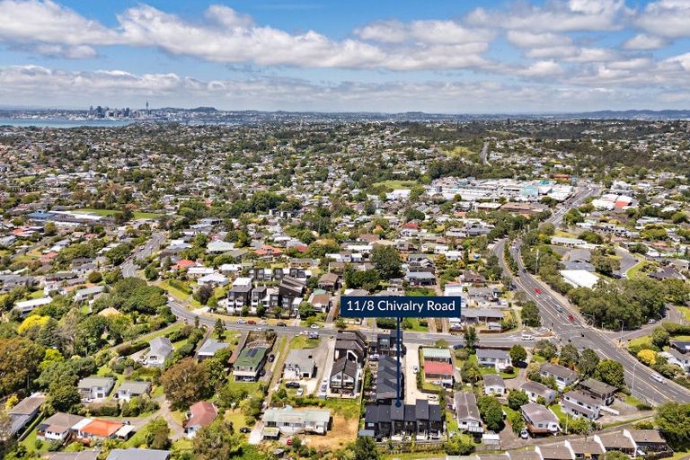Photo of property in 11/8 Chivalry Road, Glenfield, Auckland, 0629