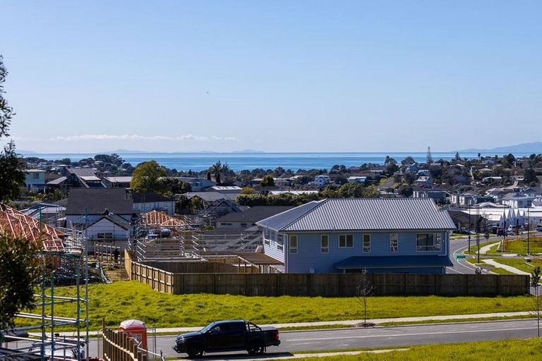 Photo of property in 14 Greenview Lane, Red Beach, 0932