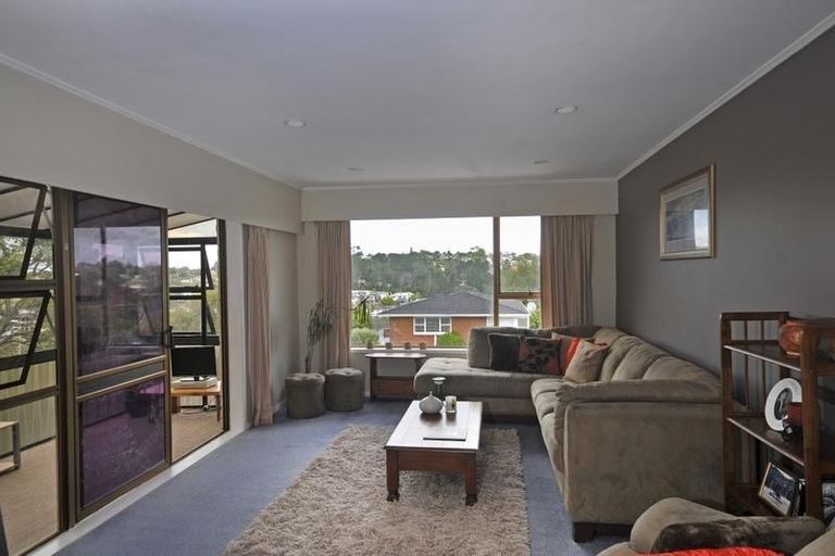 Photo of property in 76 Weatherly Road, Torbay, Auckland, 0630