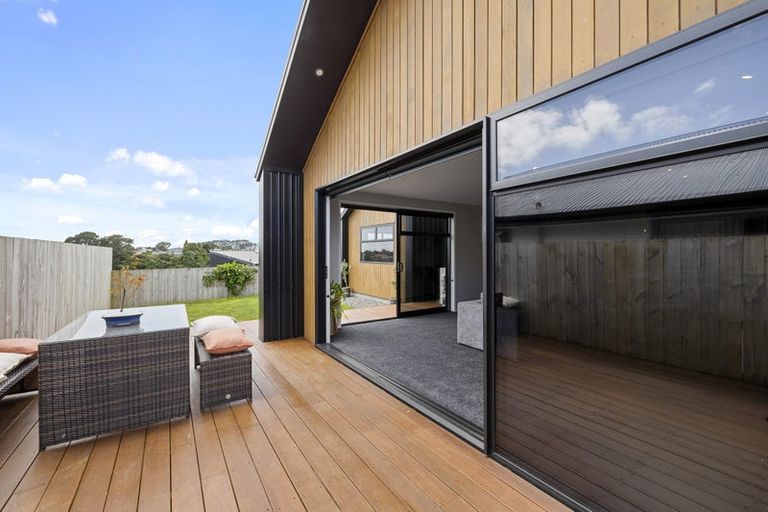 Photo of property in 8a Aderman Place, Hurworth, New Plymouth, 4310