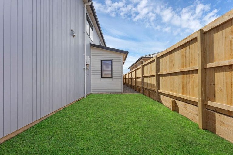 Photo of property in 31 Kaitiaki Drive, Clarks Beach, 2122
