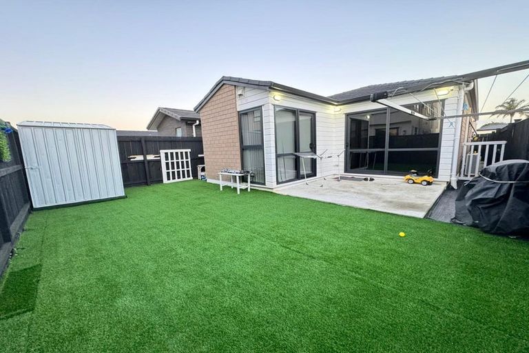 Photo of property in 41 Farmland Road, Papakura, 2110