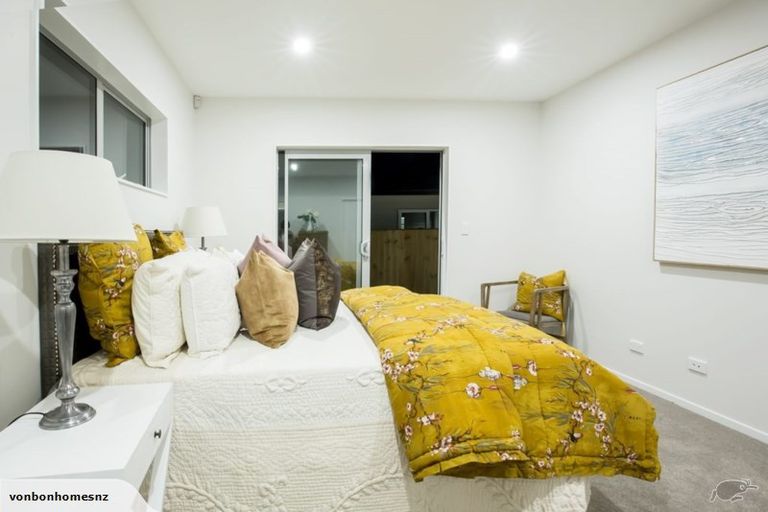 Photo of property in 52 Schoolside Road, Kumeu, 0810