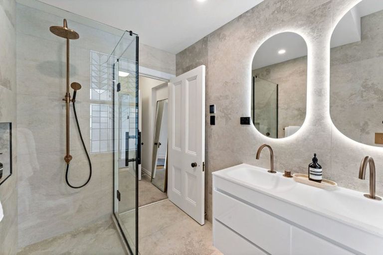 Photo of property in 65 Marine Parade, Herne Bay, Auckland, 1011