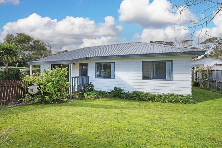 Photo of property in 73a Sandspit Road, Waiuku, 2123