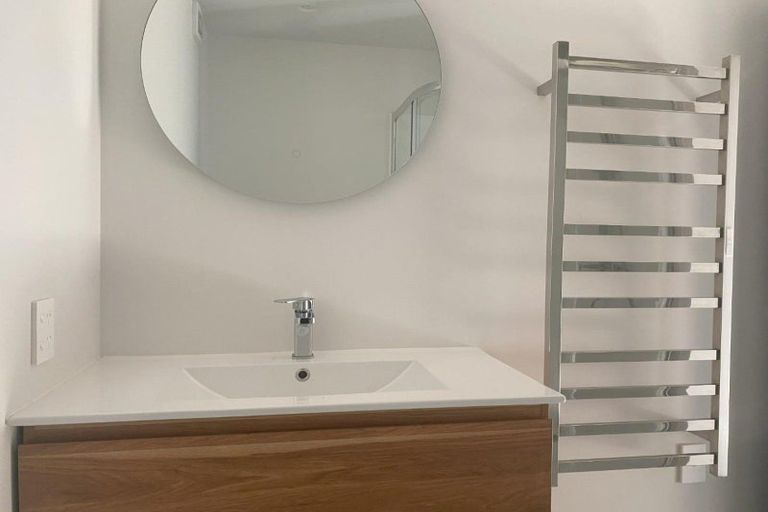 Photo of property in 774b Whangaparaoa Road, Manly, Whangaparaoa, 0930