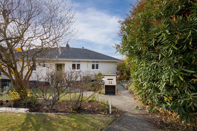 Photo of property in 34 Branxholm Street, Roxburgh, 9500