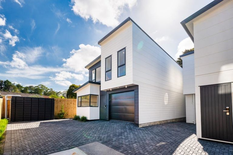 Photo of property in 21c Crosby Road, West Harbour, Auckland, 0618