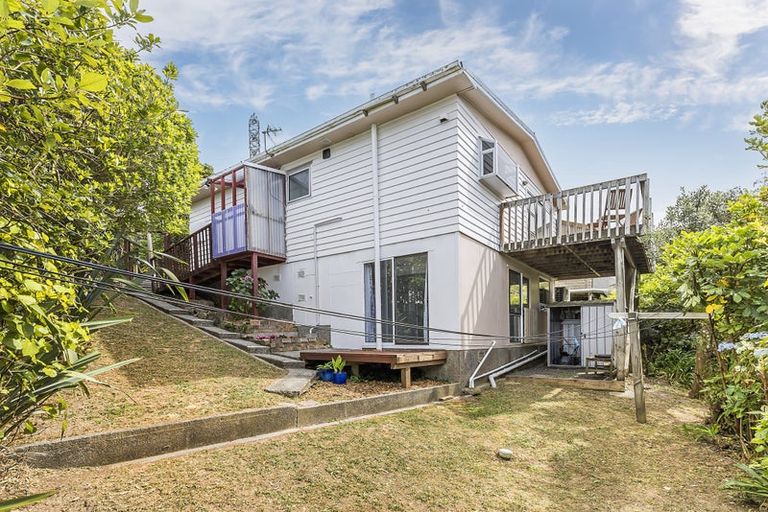 Photo of property in 3a Oldham Way, Crofton Downs, Wellington, 6035