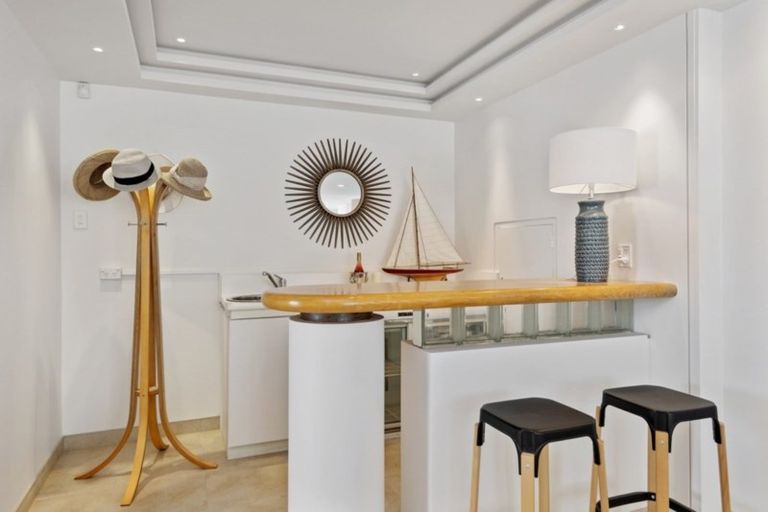 Photo of property in 133 Main Road, Redcliffs, Christchurch, 8081