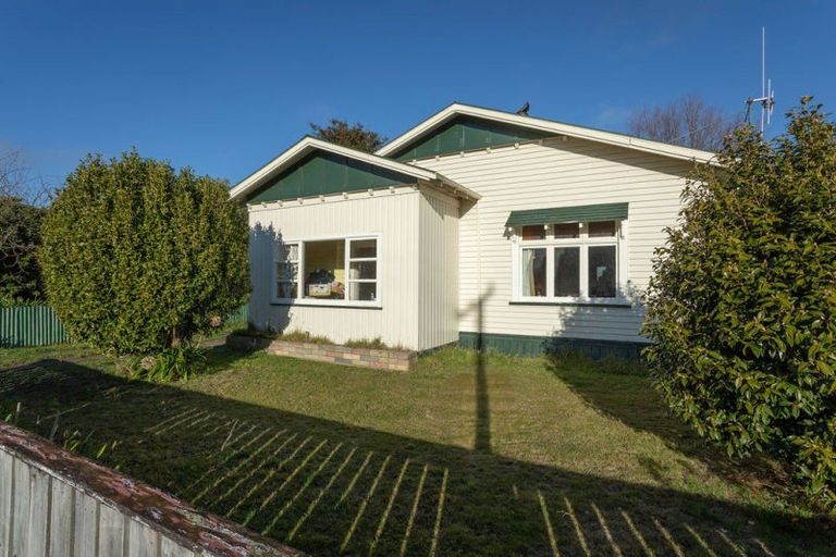 Photo of property in 14 Trafalgar Street, Dannevirke, 4930