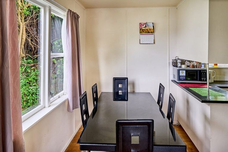 Photo of property in 44 Cardiff Crescent, Cannons Creek, Porirua, 5024