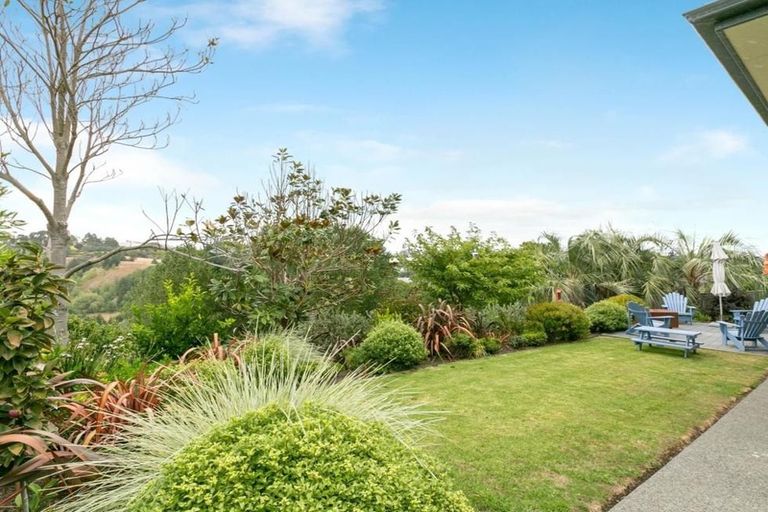 Photo of property in 73 Hikanui Drive, Havelock North, 4130