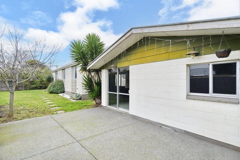 Photo of property in 79 Maces Road, Bromley, Christchurch, 8062