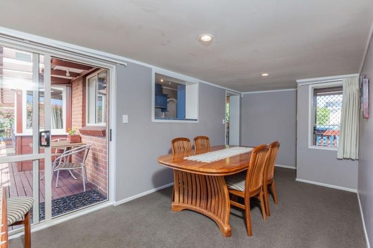 Photo of property in 80 Lynwood Road, New Lynn, Auckland, 0600