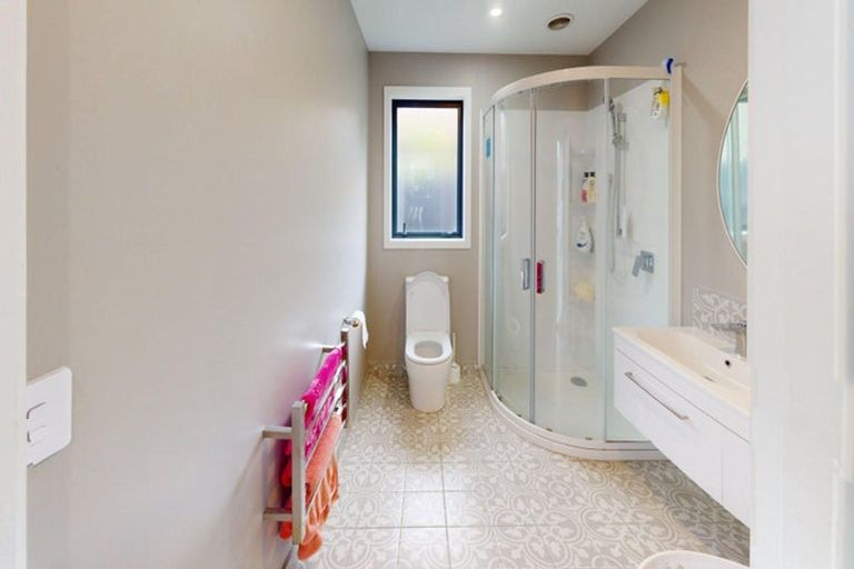 Photo of property in 12 Grange Place, Milson, Palmerston North, 4414