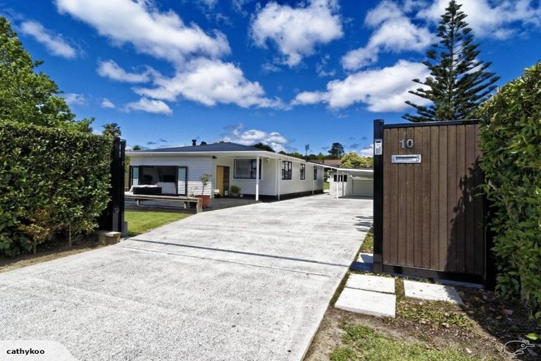 Photo of property in 10 Nicolas Avenue, Glen Eden, Auckland, 0602