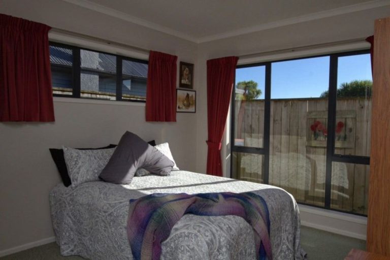 Photo of property in 43 Bowen Street, Levin, 5510