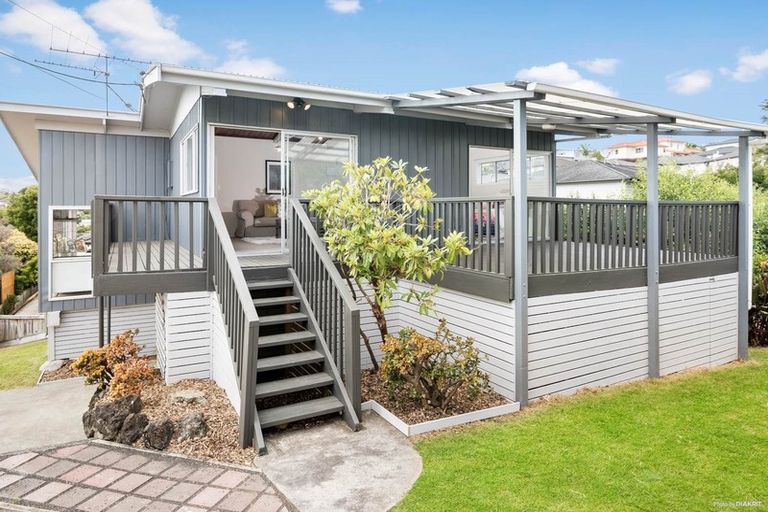 Photo of property in 38 Schnapper Rock Road, Schnapper Rock, Auckland, 0632