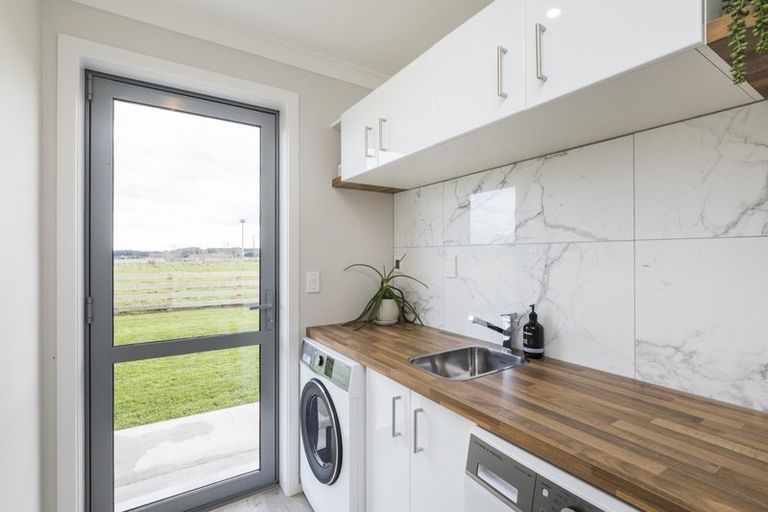 Photo of property in 23 Managhs Road, Halcombe, Feilding, 4775