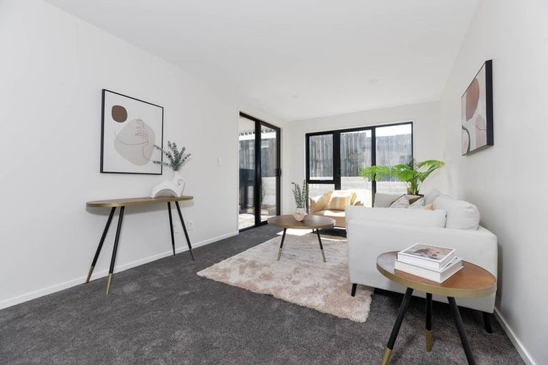 Photo of property in 2 Choice Avenue, Henderson, Auckland, 0612