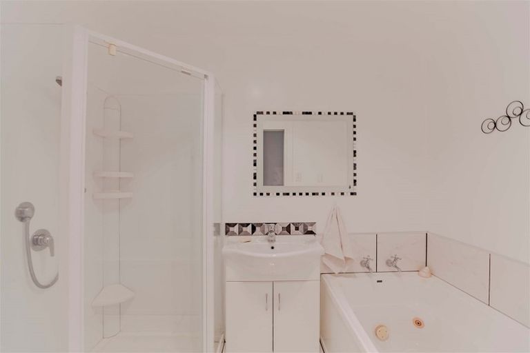 Photo of property in 20 Scarrott Road, Bay View, Napier, 4104