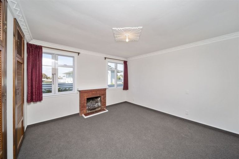 Photo of property in 48 Burns Street, Hawera, 4610
