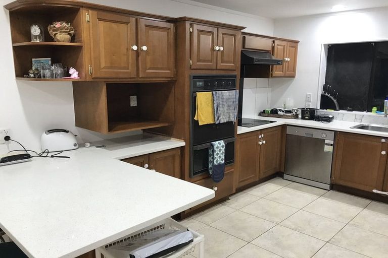 Photo of property in 7 Kallaroo Place, Botany Downs, Auckland, 2010