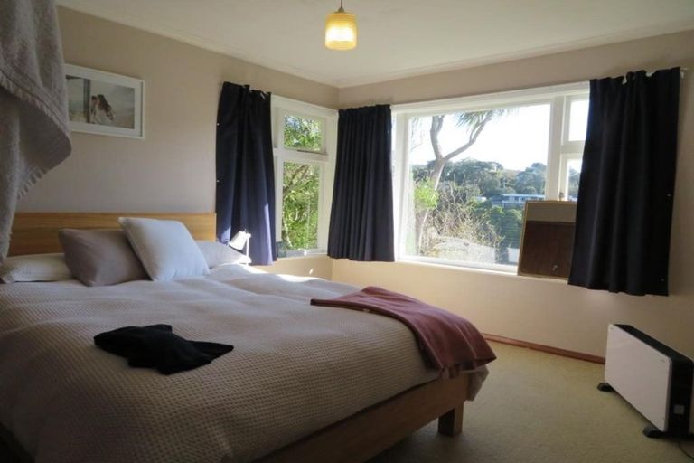Photo of property in 64 Creswick Terrace, Northland, Wellington, 6012