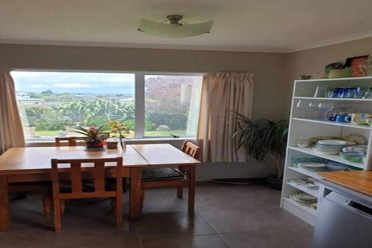 Photo of property in 19 Waitote Street, Castlecliff, Whanganui, 4501