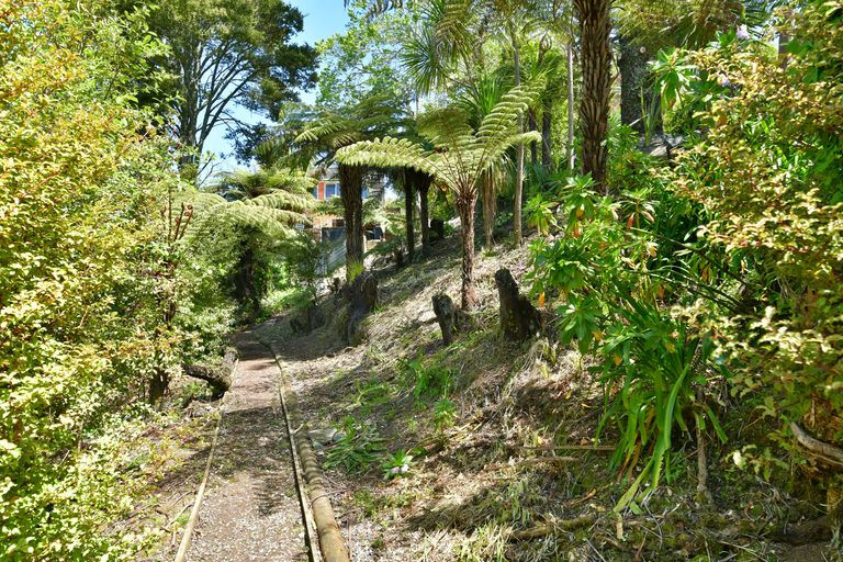 Photo of property in 15 Maori Hut Road, Red Beach, 0932