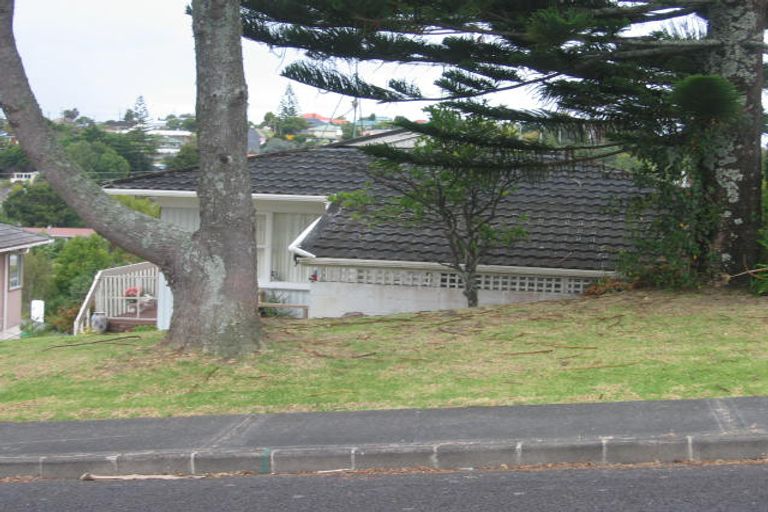 Photo of property in 2/24 Chequers Avenue, Glenfield, Auckland, 0629