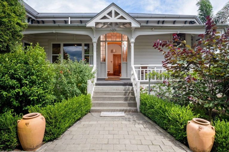 Photo of property in 29 Cameron Road, Bluff Hill, Napier, 4110