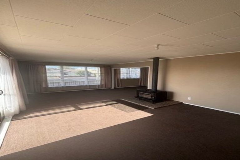 Photo of property in 17 Burns Street, Dannevirke, 4930