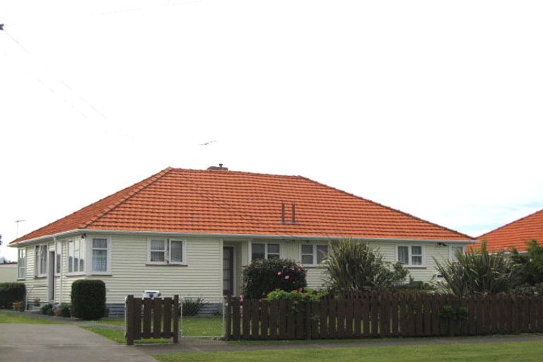 Photo of property in 54-56 Omata Road, Marfell, New Plymouth, 4310