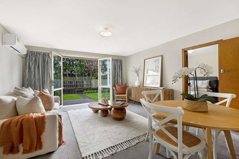 Photo of property in 2/43 Whitmore Street, Edgeware, Christchurch, 8013