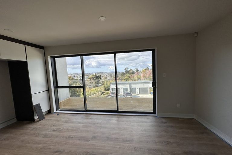 Photo of property in 309 Don Buck Road, Massey, Auckland, 0614