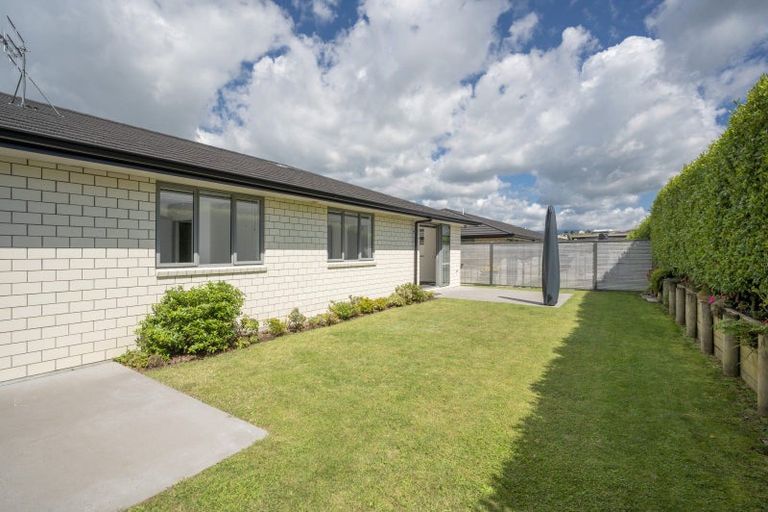 Photo of property in Waterview Estate, 91/4 Greystone Place, Omokoroa, 3114