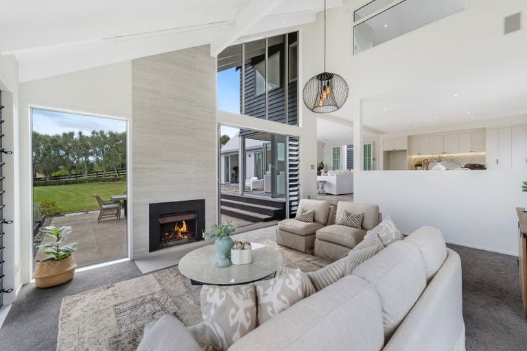 Photo of property in 122 Brownhill Road, Whitford, Manurewa, 2576