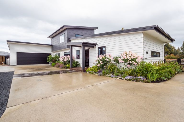 Photo of property in 3 Tate Crescent, Green Island, Dunedin, 9018
