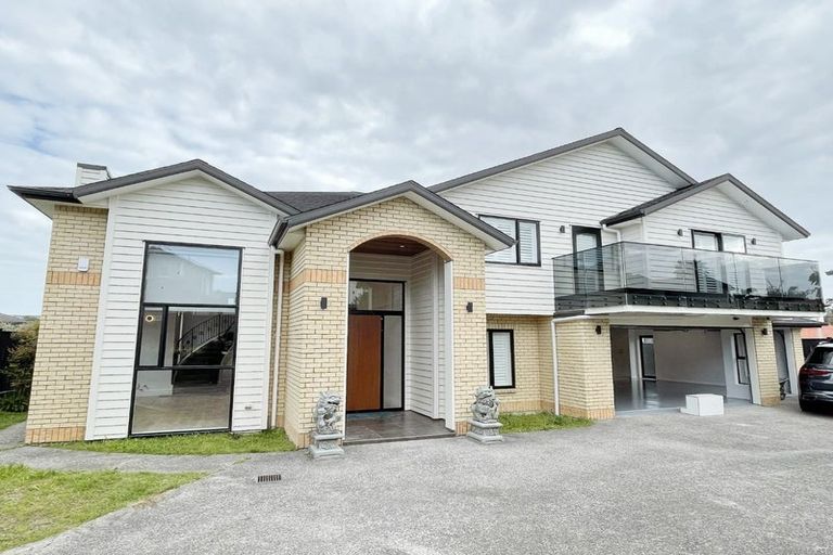 Photo of property in 3 Ballintra Close, Pinehill, Auckland, 0632